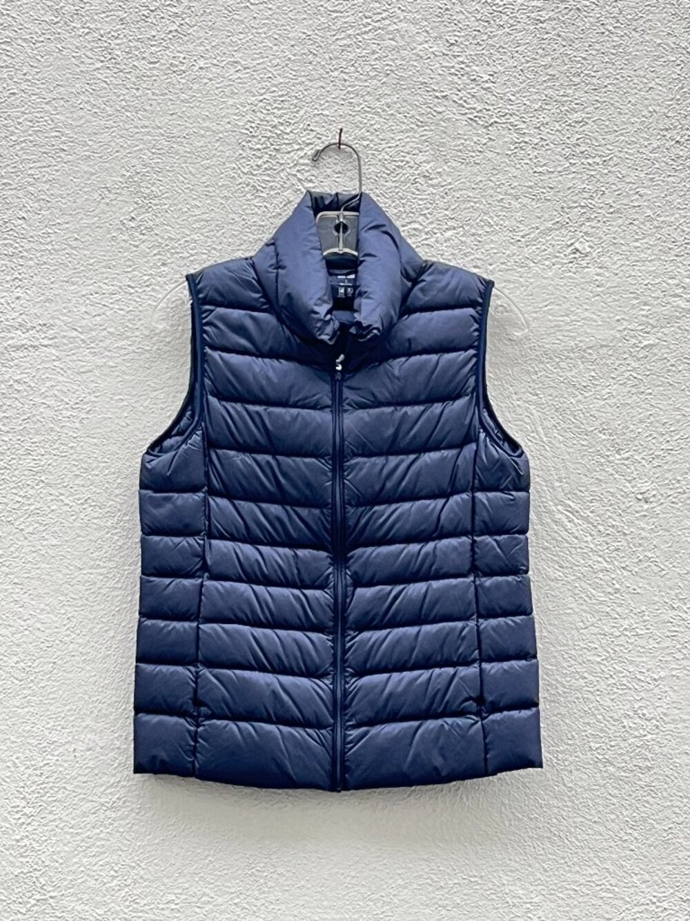 NWT Women's Uniqlo Navy Blue Ultra Light Down Sleeveless Puffer Vest Size Small